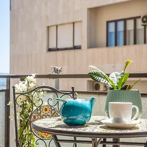 https://la-cassatella.palermohotels.org